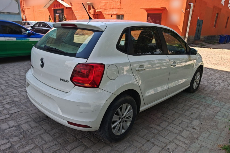 Volkswagen Polo 2016 car image #7