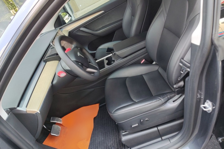 Tesla Model Y 2022 car image #15