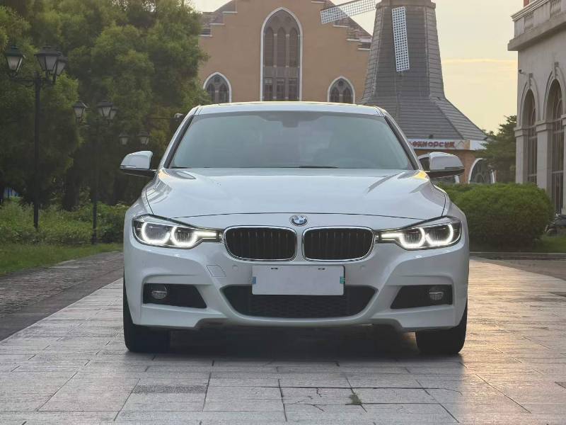 BMW 3 Series 2018 car image #2