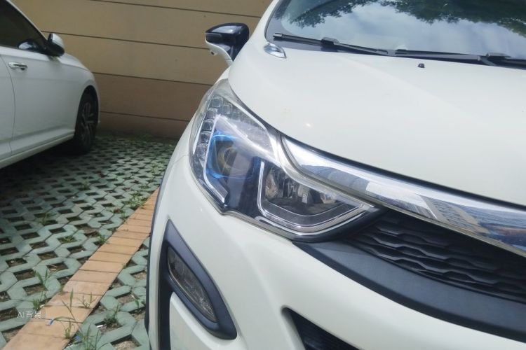 BYD Yuan 2017 #8 BYD Yuan 2017 car image #8