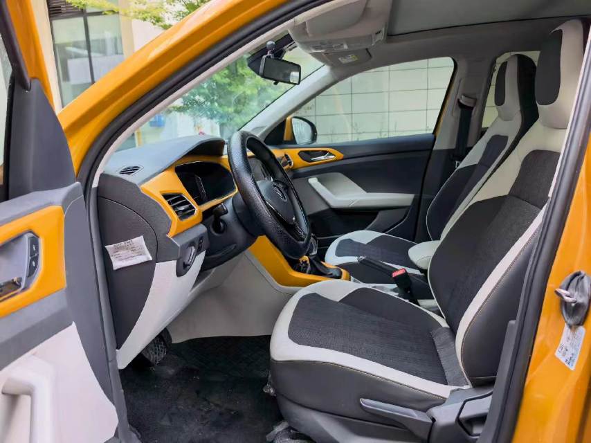 Volkswagen T-Cross 2023 image de voiture #5
