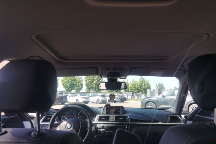 BMW 3 Series 2017 car image #20