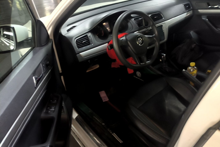 Volkswagen Lavida 2017 car image #16
