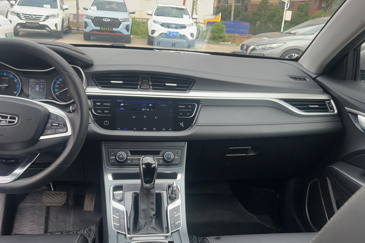 GEELY Emgrand 2020 #25 GEELY Emgrand 2020 car image #25