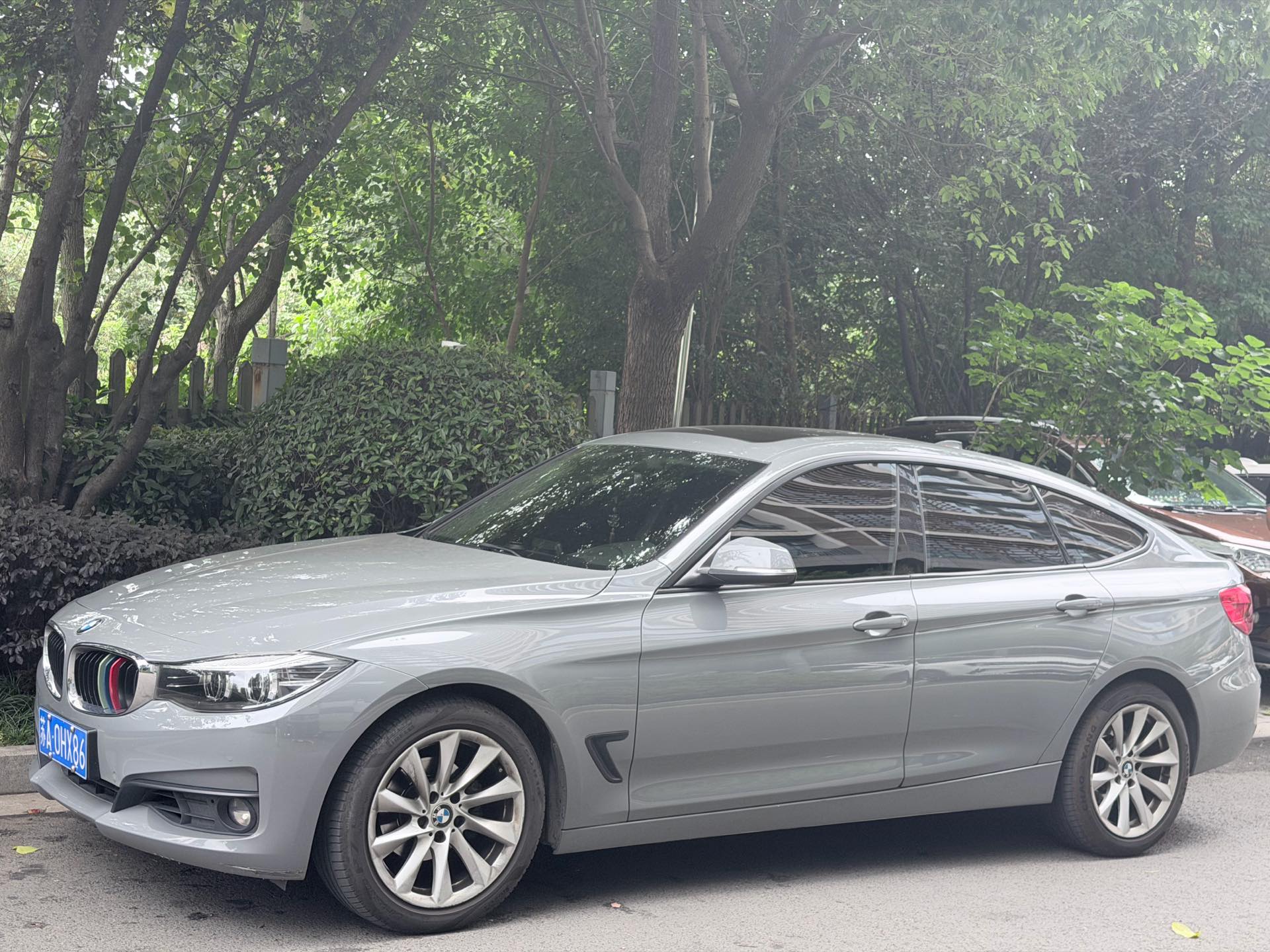 BMW 3 Series GT 2018 car image 