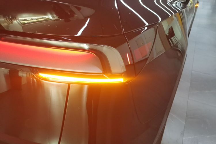 Tesla Model Y 2025 #8 Tesla Model Y 2025 car image #8