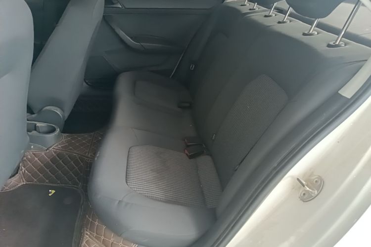Volkswagen Santana 2018 car image #17