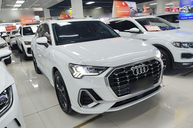 Audi Q3 2022 #4 Audi Q3 2022 صورة سيارة #4