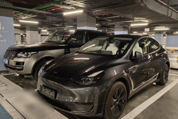 Tesla Model Y 2024 #2 Tesla Model Y 2024 car image #2
