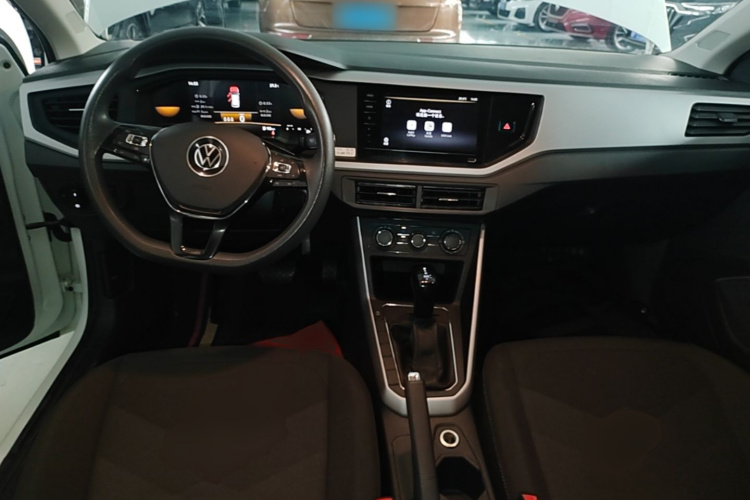Volkswagen Polo 2023 car image #10