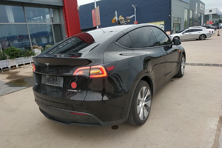 Tesla Model Y 2022 #7 Tesla Model Y 2022 immagine di auto #7