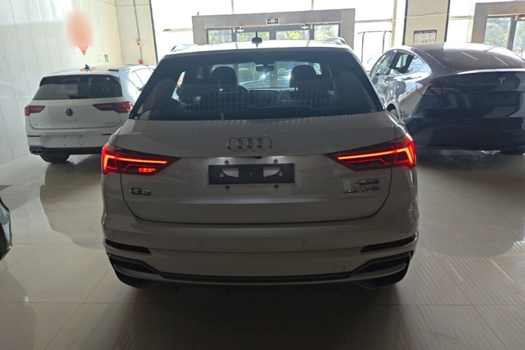 Audi Q3 2019 #6 Audi Q3 2019 car image #6