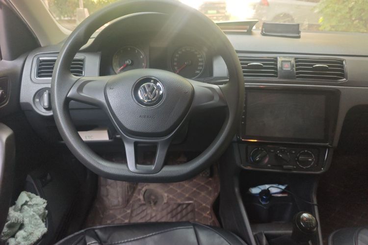 Volkswagen Santana 2018 car image #12