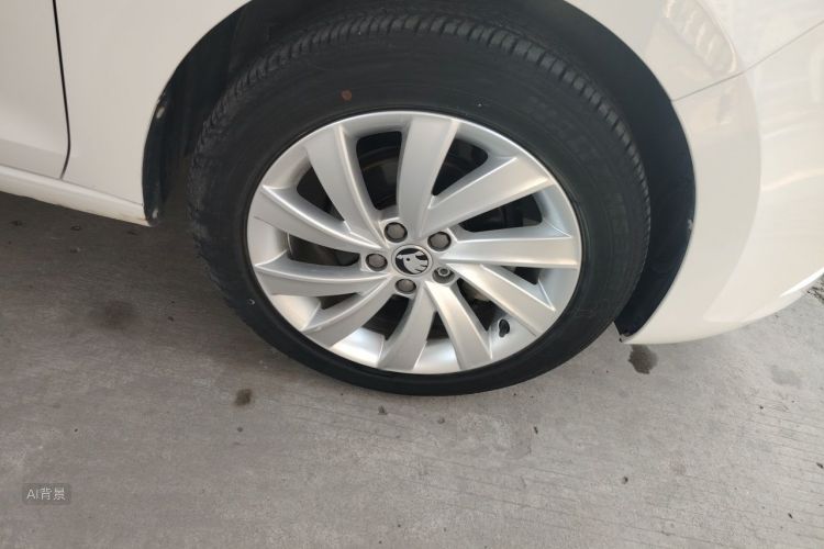 Skoda Rapid 2019 car image #9
