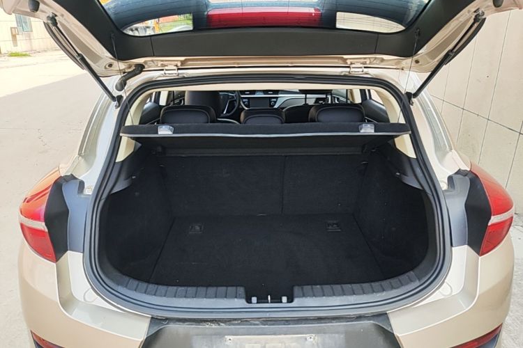 GEELY Emgrand GS 2017 car image #19