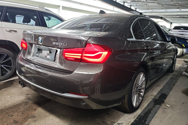 BMW 3 Series 2018 #7 BMW 3 Series 2018 car image #7