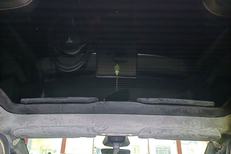 Tesla Model Y 2024 immagine di auto #18