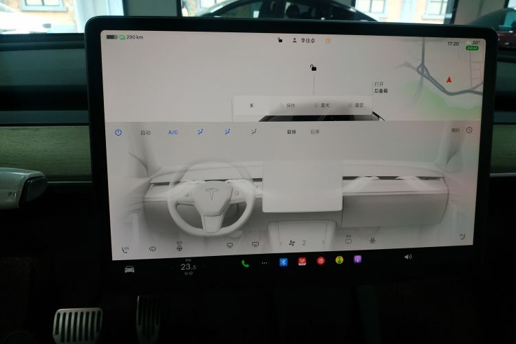 Tesla Model Y 2023 car image #17