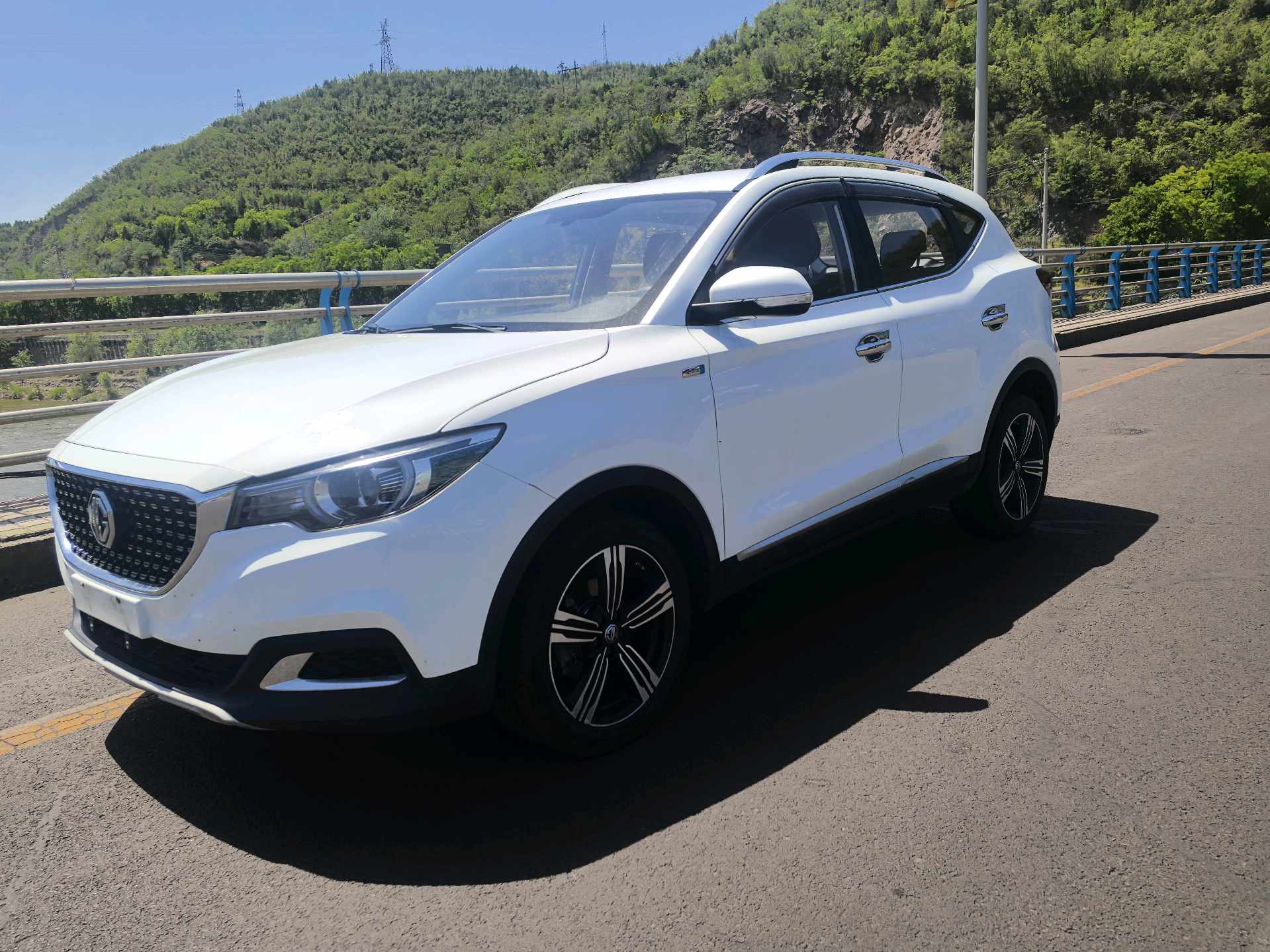 MG ZS 2019 MG ZS 2019 car image