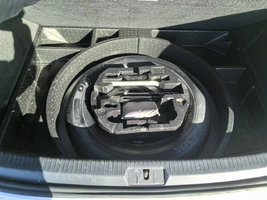 Volkswagen Golf 2020 car image #10