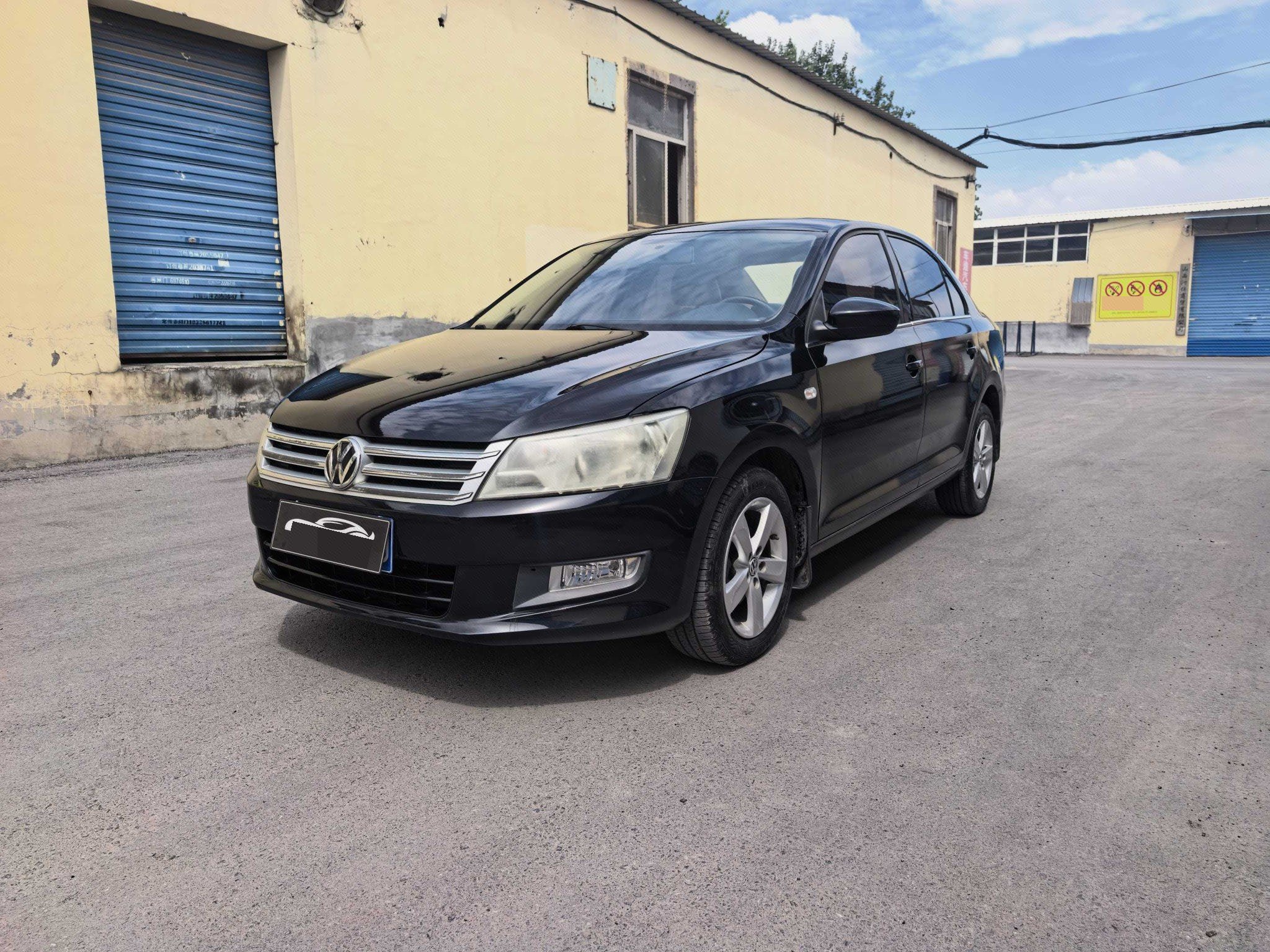 Volkswagen Santana 2013 car image 