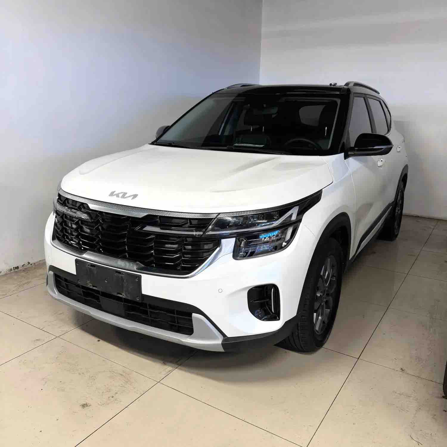 Kia Seltos 2023 car image 