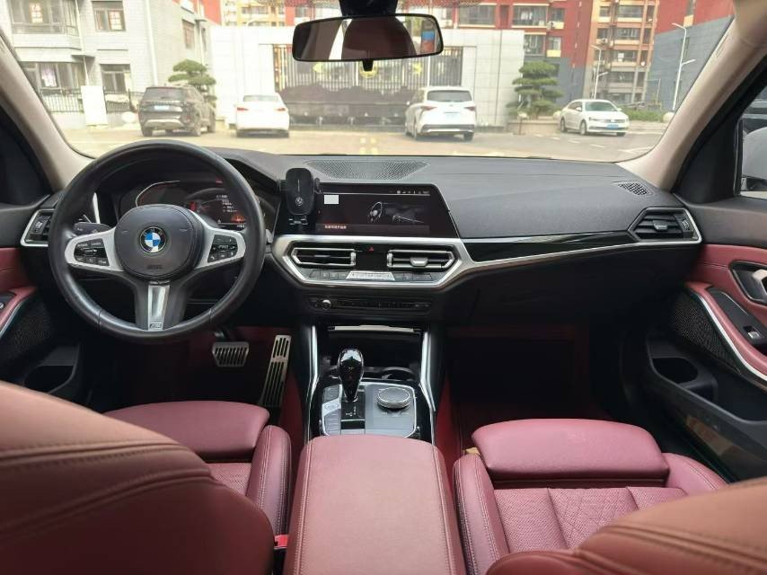 BMW 3 Series 2022 صورة سيارة #6