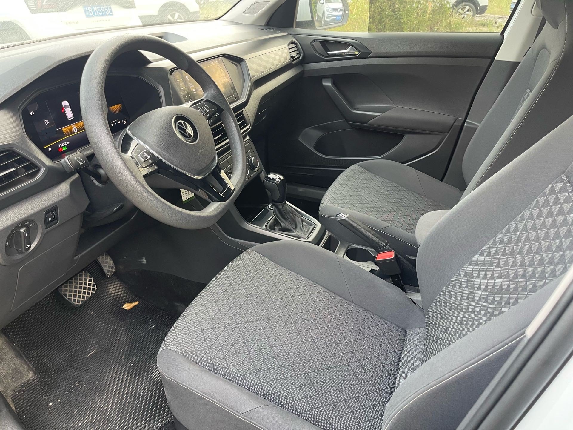 Volkswagen T-Cross 2023 #3 Volkswagen T-Cross 2023 car image #3