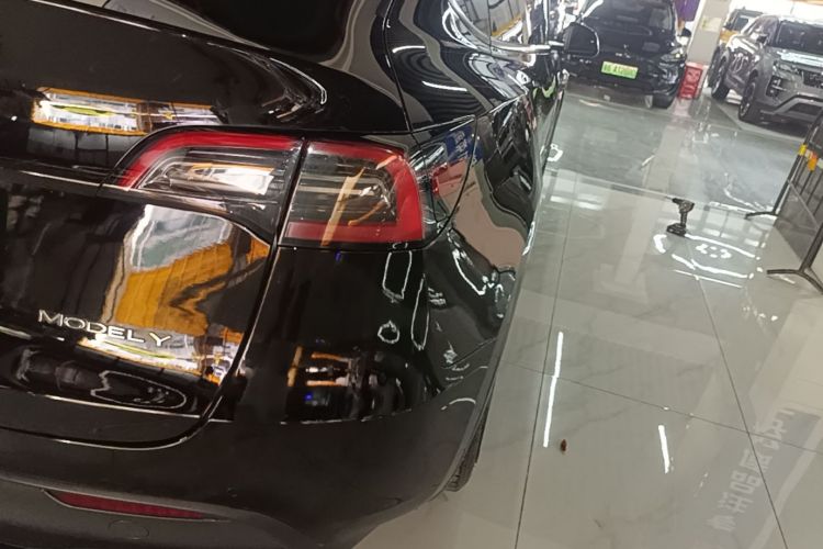 Tesla Model Y 2022 #8 Tesla Model Y 2022 car image #8