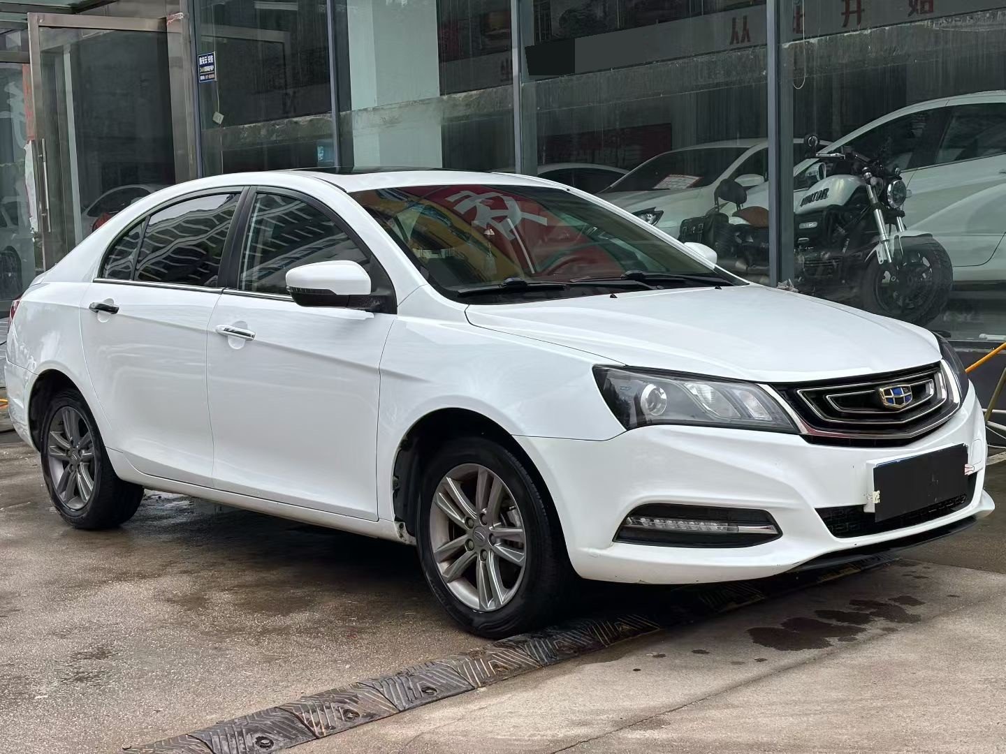GEELY Emgrand 2018 car image #5