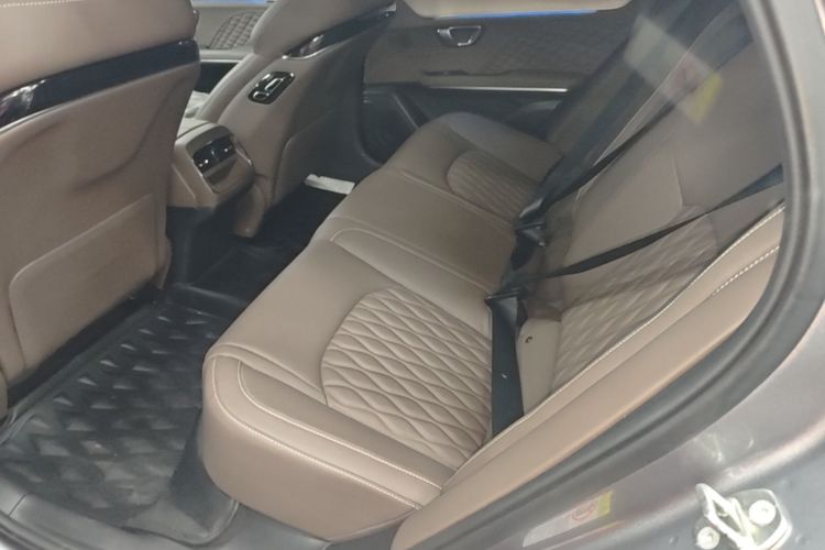 BYD Han 2023 car image #13