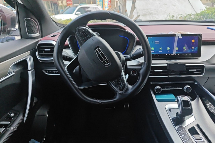 GEELY Coolray 2019 #12 GEELY Coolray 2019 car image #12