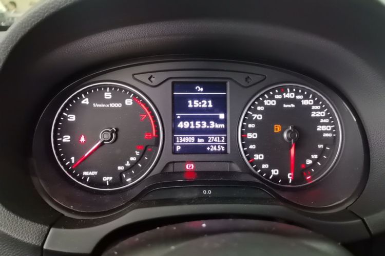 Audi A3 2019 car image #12