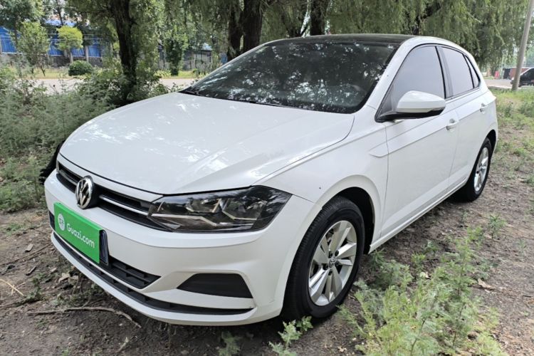 Volkswagen Polo 2021 car image #2