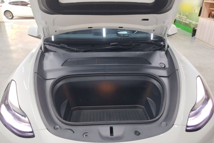 Tesla Model Y 2023 #22 Tesla Model Y 2023 car image #22