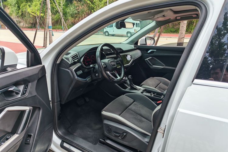 Audi Q3 2019 #10 Audi Q3 2019 car image #10