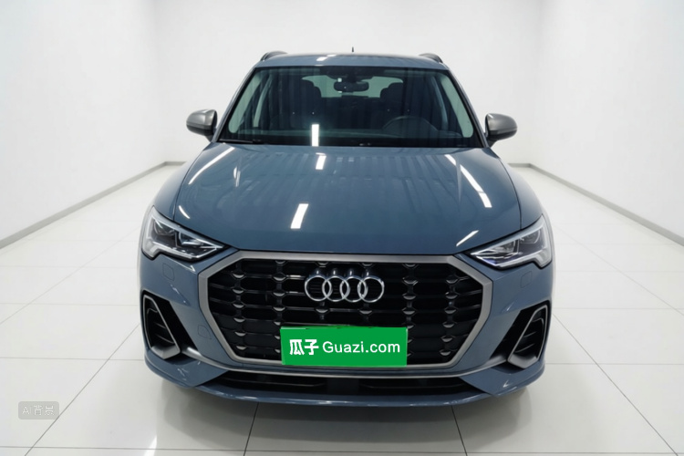 Audi Q3 2022 car image #3