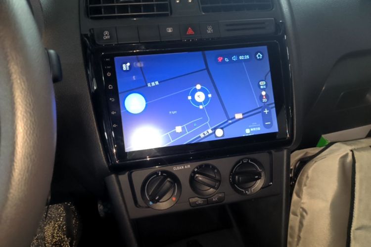 Volkswagen Polo 2018 car image #13