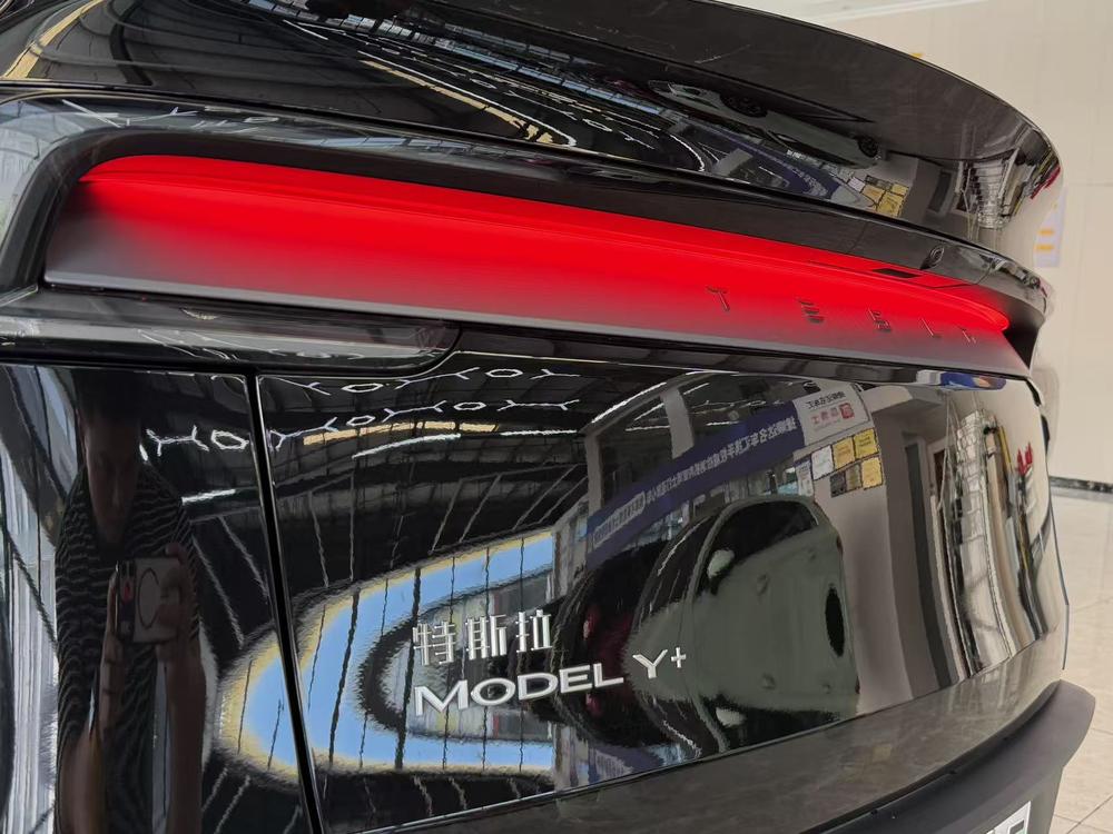 Tesla Model Y 2025 imagem de carro #7