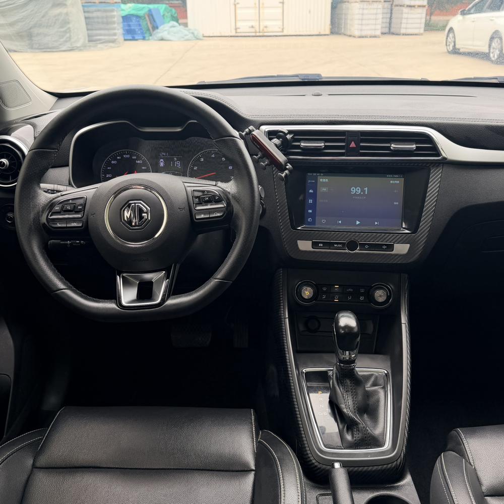 MG ZS 2017 #8 MG ZS 2017 car image #8