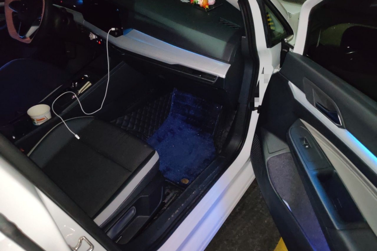 Volkswagen Golf 2022 car image #23