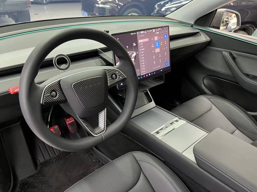 Tesla Model Y 2025 #6 Tesla Model Y 2025 car image #6