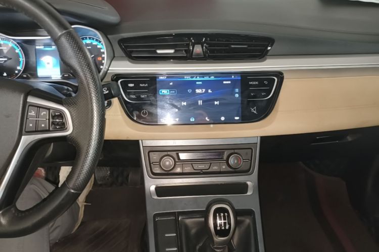 GEELY Emgrand 2018 car image #13