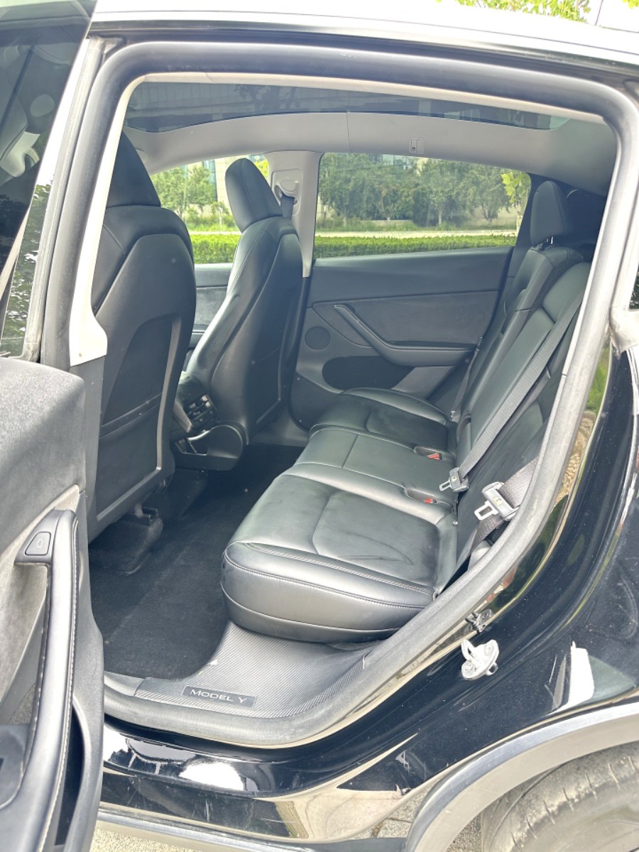 Tesla Model Y 2024 car image #8