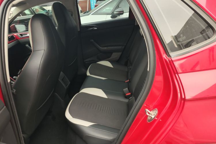 Volkswagen Polo 2019 car image #17