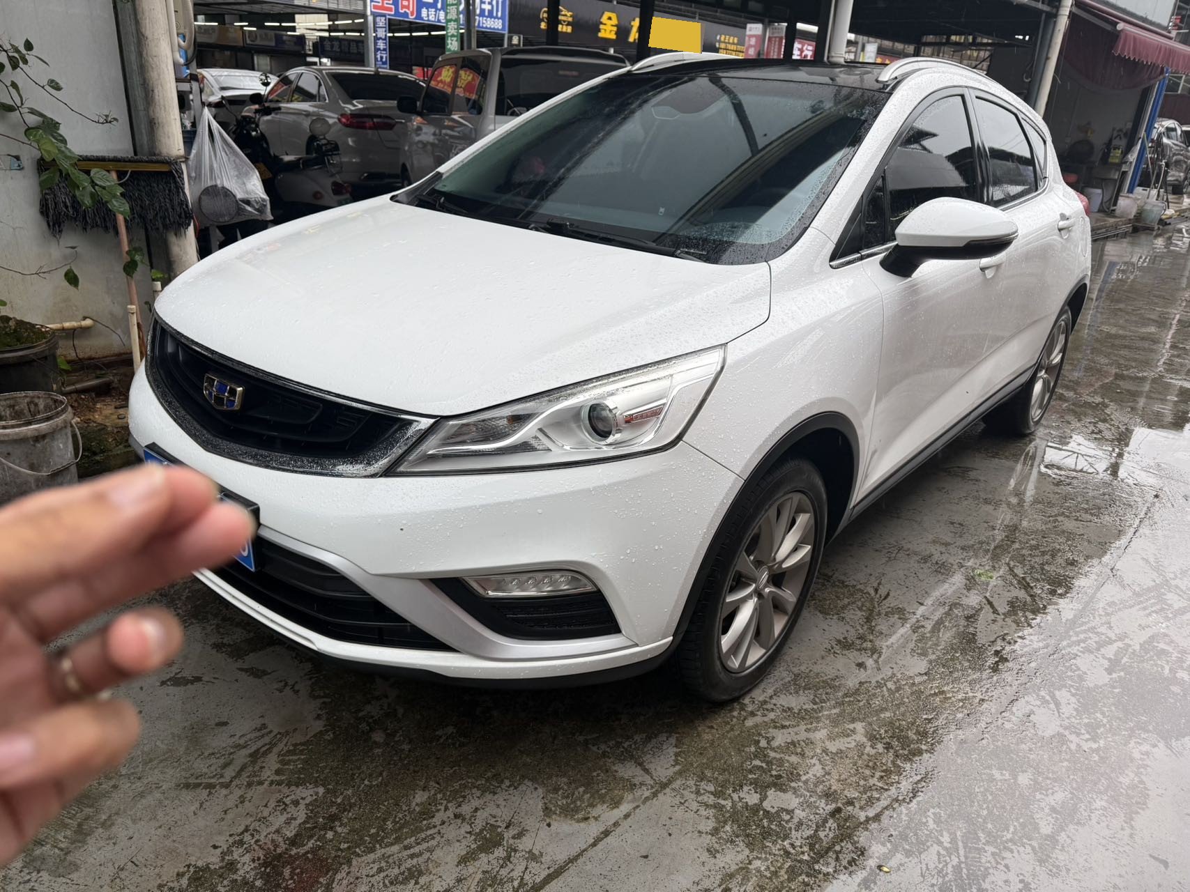 GEELY Emgrand GS 2018 car image 