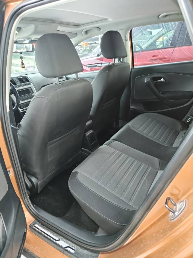 Volkswagen Polo 2015 car image #10