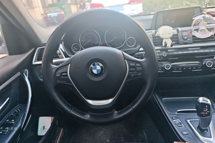 BMW 3 Series 2017 car image #12
