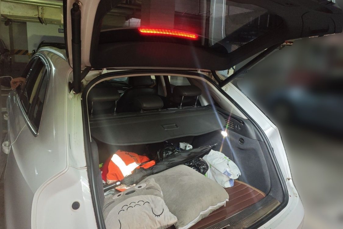 Audi Q3 2018 car image #8