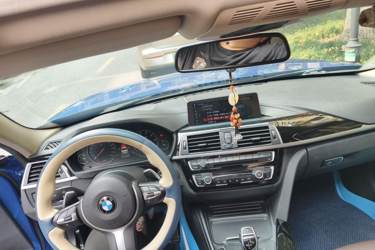 BMW 3 Series 2018 #7 BMW 3 Series 2018 صورة سيارة #7